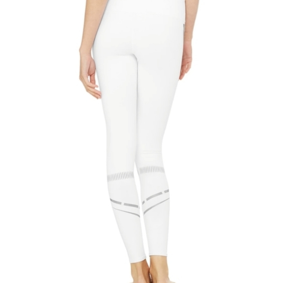 *NWT* Alo Yoga Airbrush Leggings, white/black - Picture 3 of 5